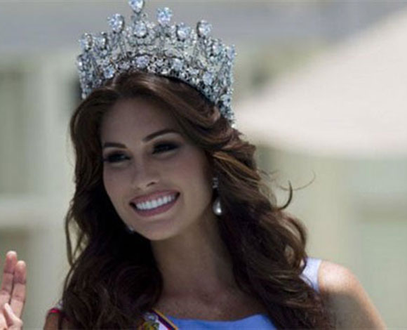 ملكة جمال فنزويلا تتربّع على عرش جمال الكون لعام 2013