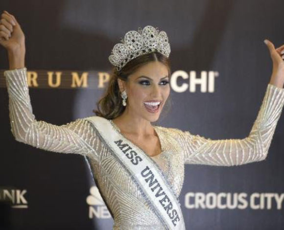 ملكة جمال فنزويلا تتربّع على عرش جمال الكون لعام 2013