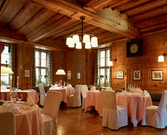 "Grand Hotel Kronenhof" عراقة 150 سنة في جبال الألب 