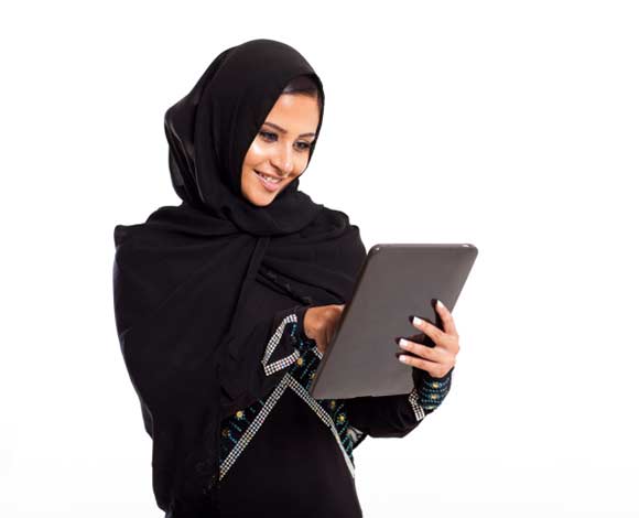 برغم التطوّر والتقدّم .. هذه هي العوائق أمام عمل المرأة الإماراتية!
