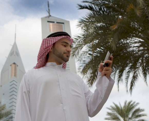 الإمارات الأولى عالمياً في نسبة مستخدمي الهواتف الذكية