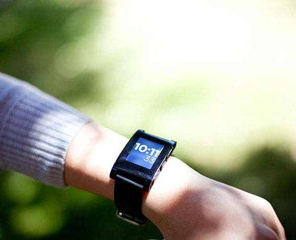 سر التمويل الجماعي الذي وصل إلى 10 ملايين دولار في Pebble