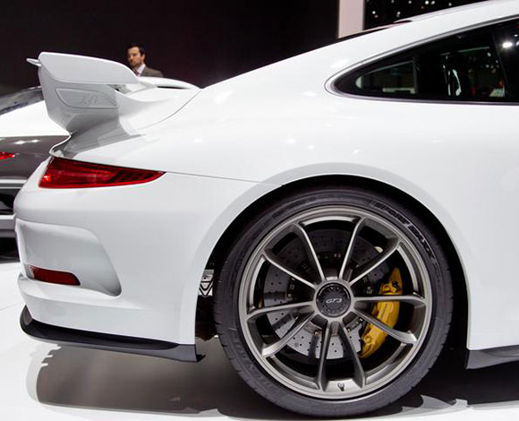 كل ما يجب أن تعرفه عن بورش 911 GT3 RS طراز 2015  
