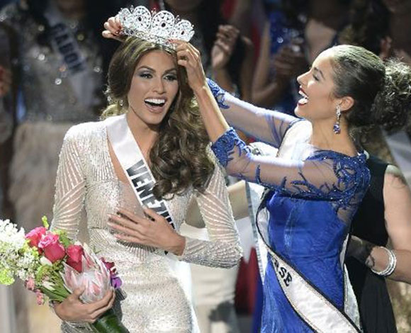 ملكة جمال فنزويلا تتربّع على عرش جمال الكون لعام 2013