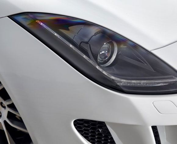 جاكوار تكشف من دبي عن F-Type كوبيه ذات الفخامة والقوة الخارقة