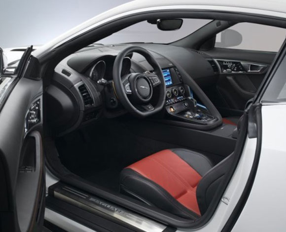 ما يجب أن تعرفه عن سيارة R F-Type الكوبيه 