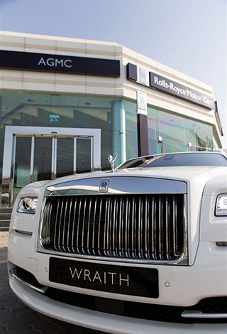 المركز الميكانيكي للخليج العربي يتسلم أول سيّارة رولز-رويس رايث في الشرق الأوسط