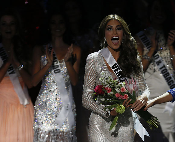 ملكة جمال فنزويلا تتربّع على عرش جمال الكون لعام 2013