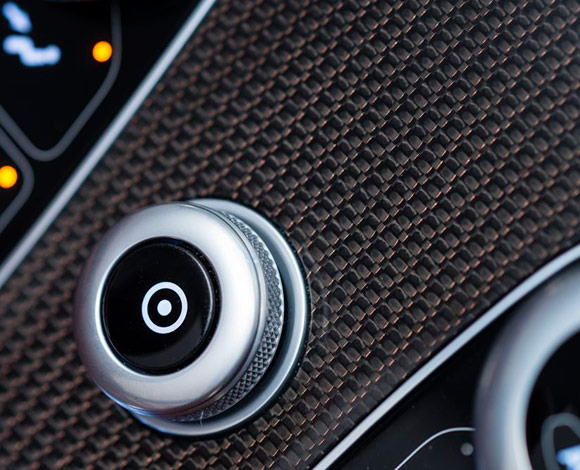 أستون مارتن Vanquish Volante: وزن أخف وتصميم أنيق