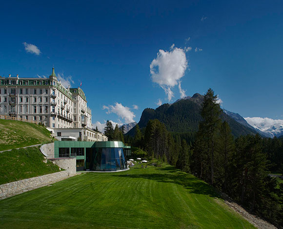 "Grand Hotel Kronenhof" عراقة 150 سنة في جبال الألب 