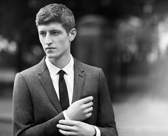 Burberry تبتكر ملابس رجاليّة للسفر فقط