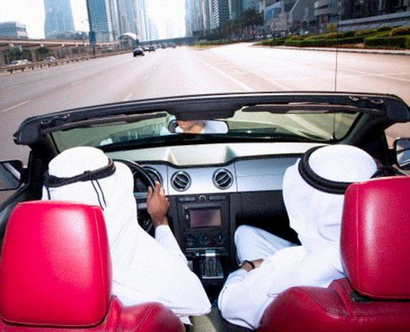 الخليجيون أكثر الشعوب اهتمامًا وانفاقا على سياراتهم