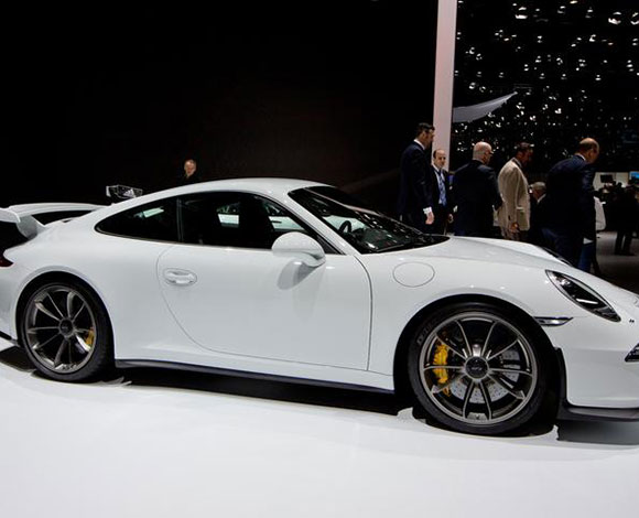 كل ما يجب أن تعرفه عن بورش 911 GT3 RS طراز 2015  