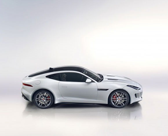 جاكوار تكشف من دبي عن F-Type كوبيه ذات الفخامة والقوة الخارقة