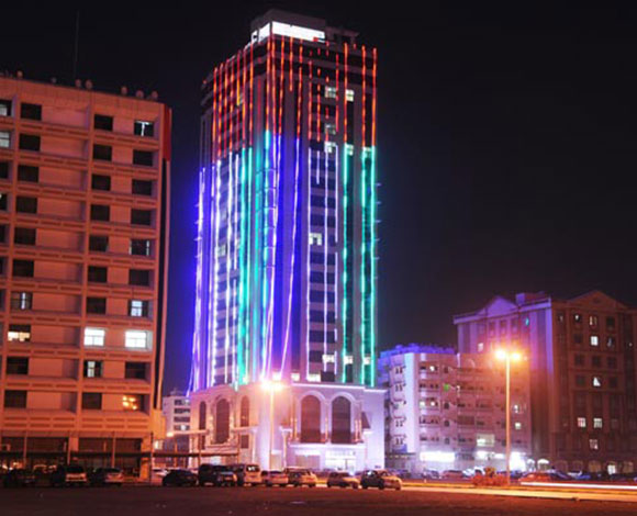 "أسعد شعب" في العيد الوطني الإماراتي الـ42