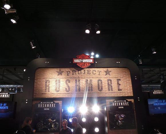رائد يزور معرض EICMA 2013 في دورته ال 71