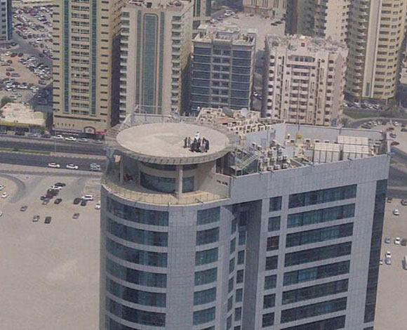  خليجية تحاول الإنتحار من قمة فندق بالشارقة