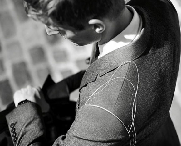 Burberry تبتكر ملابس رجاليّة للسفر فقط