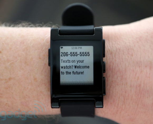 سر التمويل الجماعي الذي وصل إلى 10 ملايين دولار في Pebble