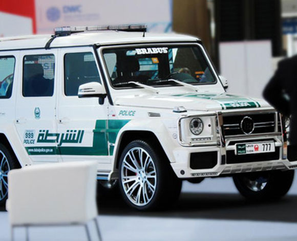 4 سيارات جديدة تنضم إلى أسطول سيارات شرطة دبي الفاخرة