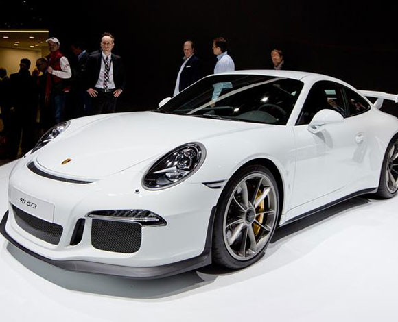 كل ما يجب أن تعرفه عن بورش 911 GT3 RS طراز 2015  