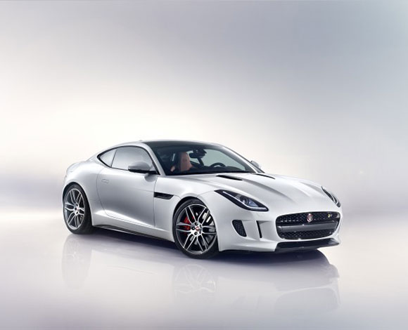 جاكوار تكشف من دبي عن F-Type كوبيه ذات الفخامة والقوة الخارقة