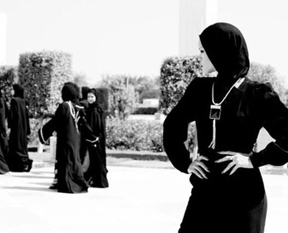 ريهانا بين الإثارة والحجاب في أبو ظبي