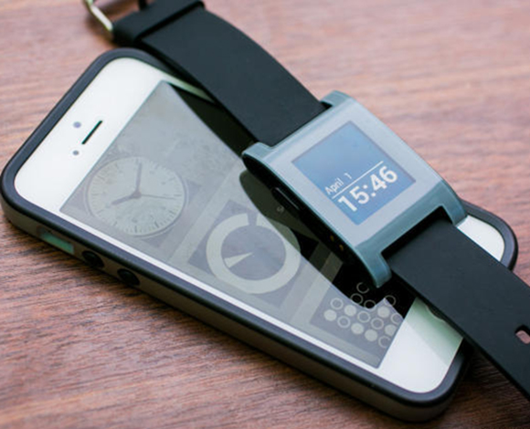 سر التمويل الجماعي الذي وصل إلى 10 ملايين دولار في Pebble