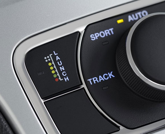 "غراند شيروكي إس آر تي8" جديدة كلياً في المنطقة