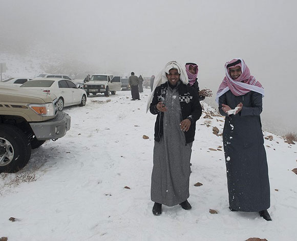 الثلوج تكسو السعودية ودرجة الحرارة تحت الصفر