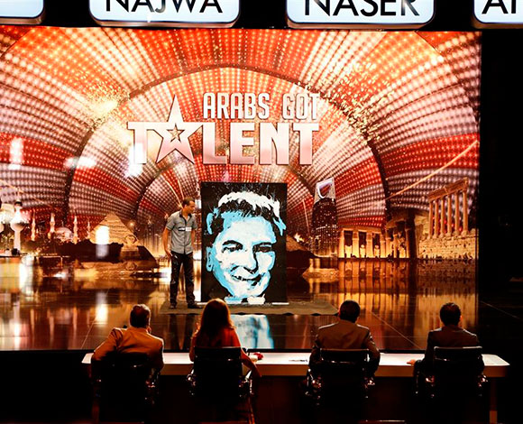 رجال يتنافسون في الرقص في الحلقة الخامسة من "Arabs Got Talent" 