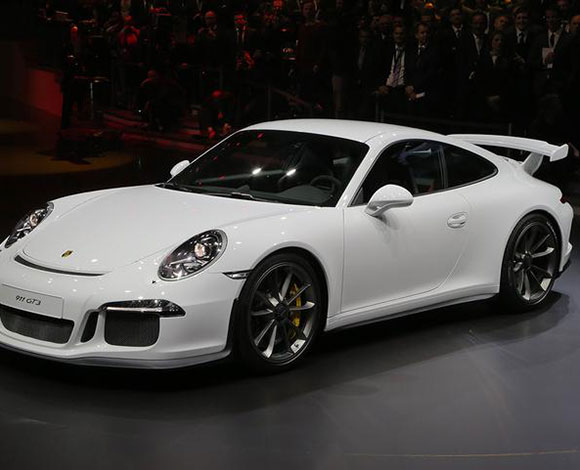 كل ما يجب أن تعرفه عن بورش 911 GT3 RS طراز 2015  
