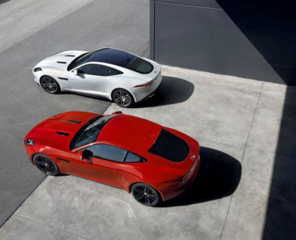 جاكوار تكشف من دبي عن F-Type كوبيه ذات الفخامة والقوة الخارقة