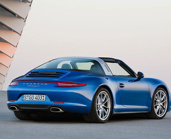 بورش "911 تارغا" الجديدة... طراز كلاسيكي عصري مع سقف مبتكر 