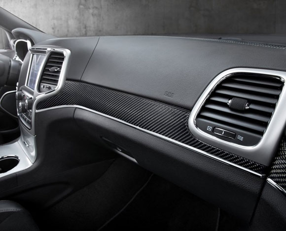 "غراند شيروكي إس آر تي8" جديدة كلياً في المنطقة