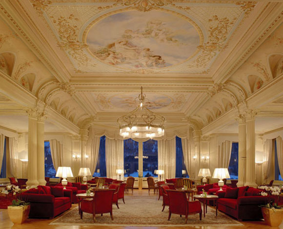 "Grand Hotel Kronenhof" عراقة 150 سنة في جبال الألب 