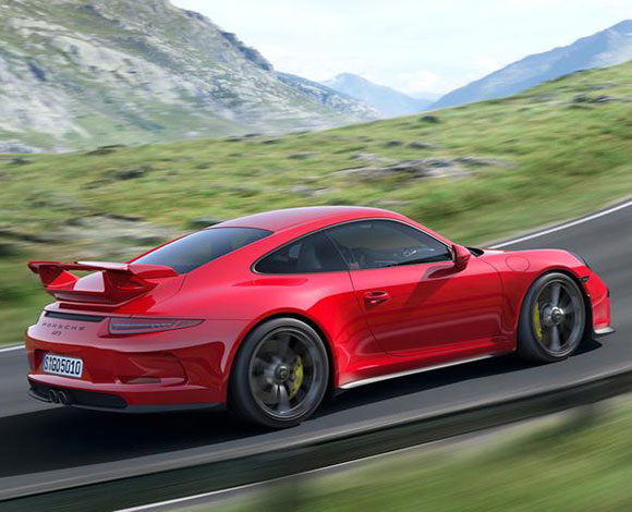 كل ما يجب أن تعرفه عن بورش 911 GT3 RS طراز 2015  