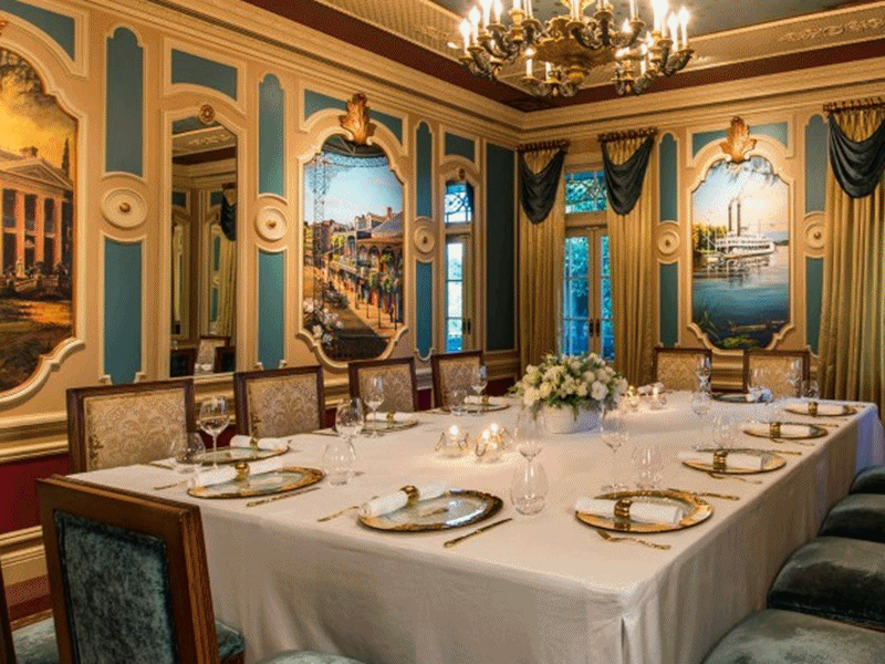 15 ألف دولار لتتناول وجبتك بمطعم 21 Royal بديزني لاند