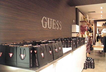 Gucci و Guess تتواجهان في المحكمة