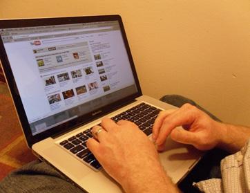 أشهر عشرة أشرطة مصورة للعام 2012 في الشرق الأوسط عبر يوتيوب