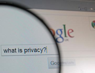 غوغل تراقب ما تشتريه في العالم الحقيقي لتستهدفك بوابل من الإعلانات