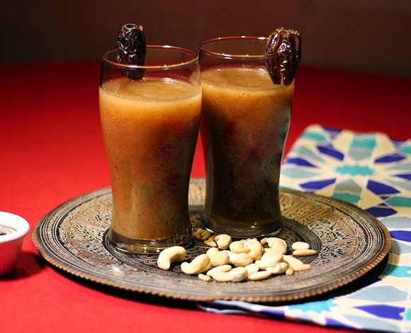 في شهر رمضان المبارك وحفاظًا على صحّتك عزِز مائدتك بهذه العصائر الخمسة