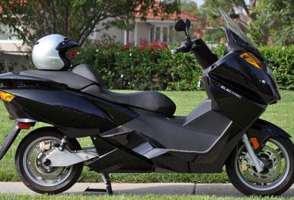 كينجستون تطلق دراجات نارية خالية من انبعاثات الكربون تصنيع جي بي للبطاريات