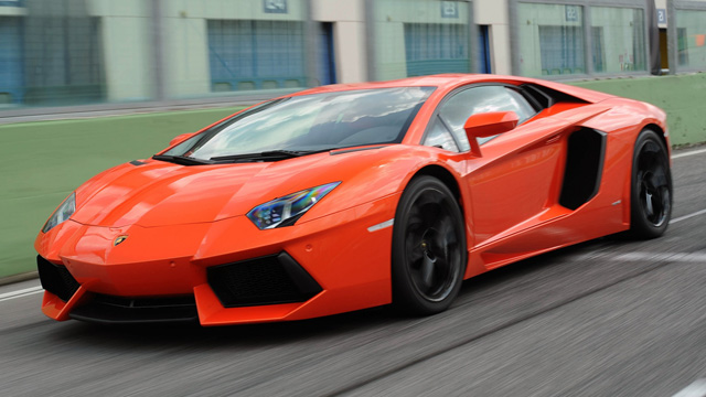 تعرّف على مزايا Lamborgini LP 700-4 Aventador