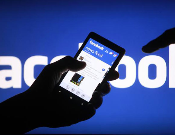 "فايسبوك" تطلق مبادرة بـ30 ألف دولار لدعم مطوري التطبيقات