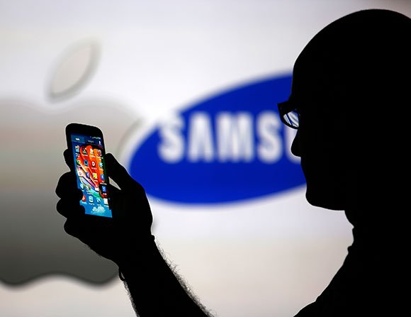 سامسونغ تهدد عرش أبل والسبب... أسعارها المبالغ فيها