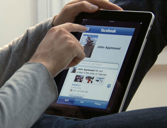 "فايسبوك" متفوق على باقي المواقع كمنصة تسويق