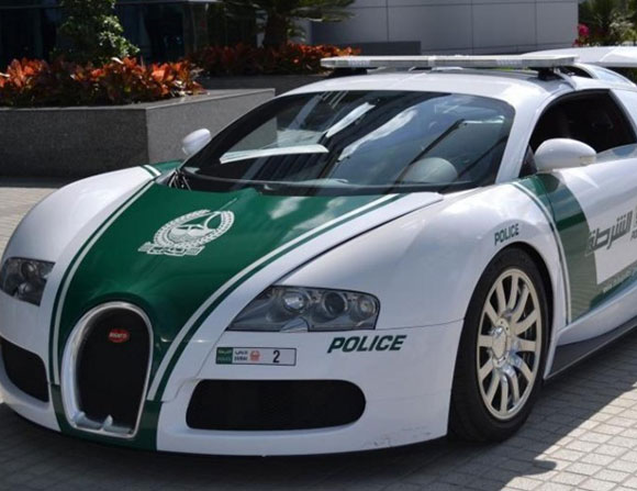 بعد بنتلي، لامبورجيني وفيراري ... Bugatti Veyron تنضمّ لشرطة دبي