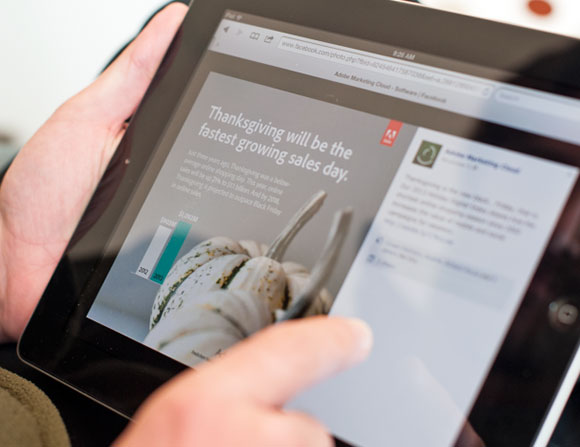 مبيعات المتاجر الإلكترونية في عيد الشكر تتجاوز المليار دولار 