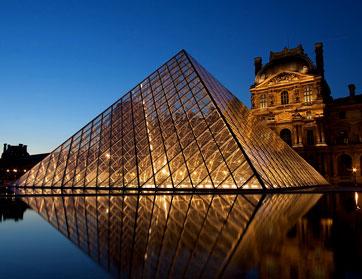 متحف اللوفر يصبح أكثر ذكاءً